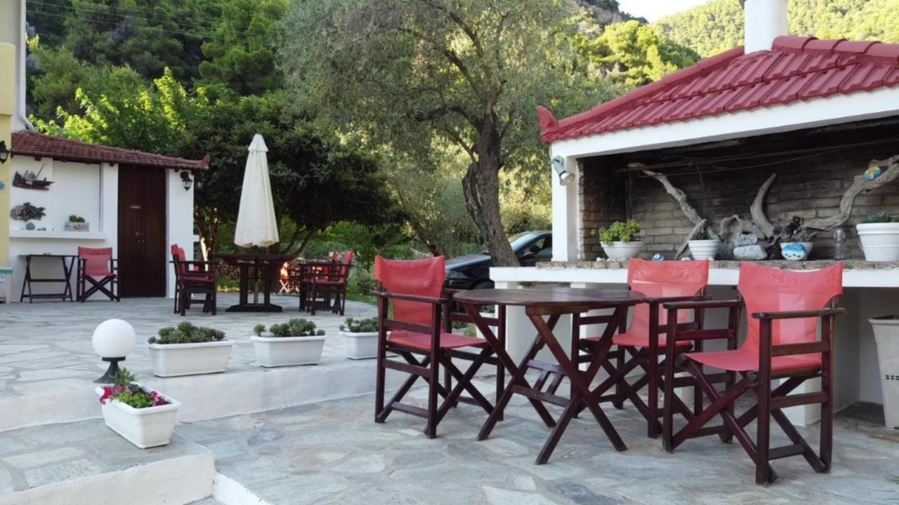 Limnonari Beach Rooms Скопелос Екстериор снимка